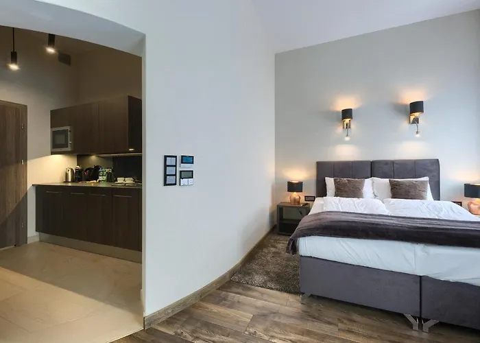 New Lux Ξενοδοχείο με διαμερίσματα 4*