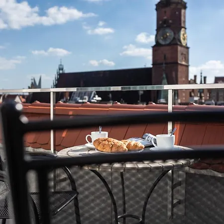 New Lux Aparthotel 4*