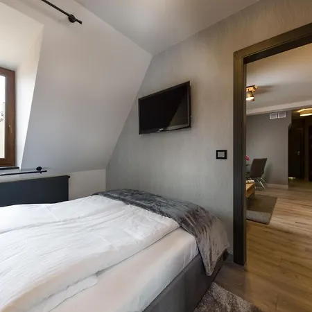 Lägenhetshotell New Lux 4*